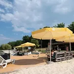 Mobilhomes Lacs D'armagnac Дом отдыха