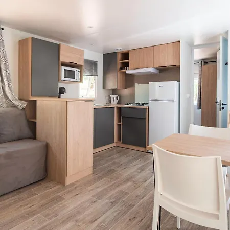 Holiday home Mobilhomes Lacs D'armagnac Bretagne-d'Armagnac